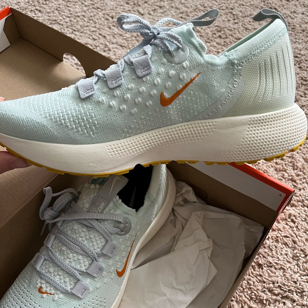 Nike React Escape Run Flyknit